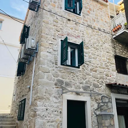 Peasant's Palace 3*