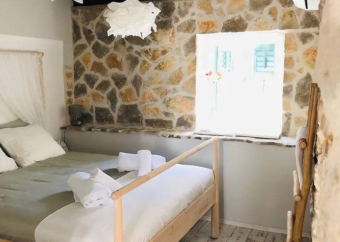 Peasant's Palace Gasthuis 3*