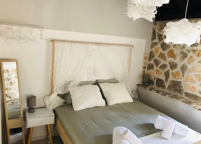 Peasant's Palace 3*