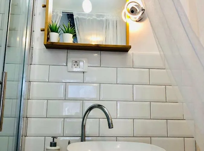 Peasant's Palace Gasthuis 3*