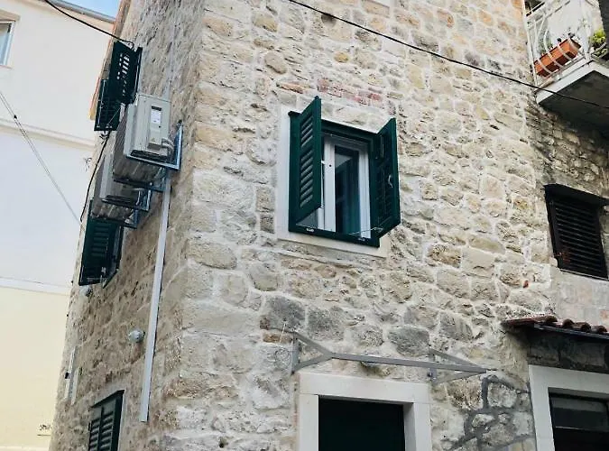 Peasant's Palace 3* Split