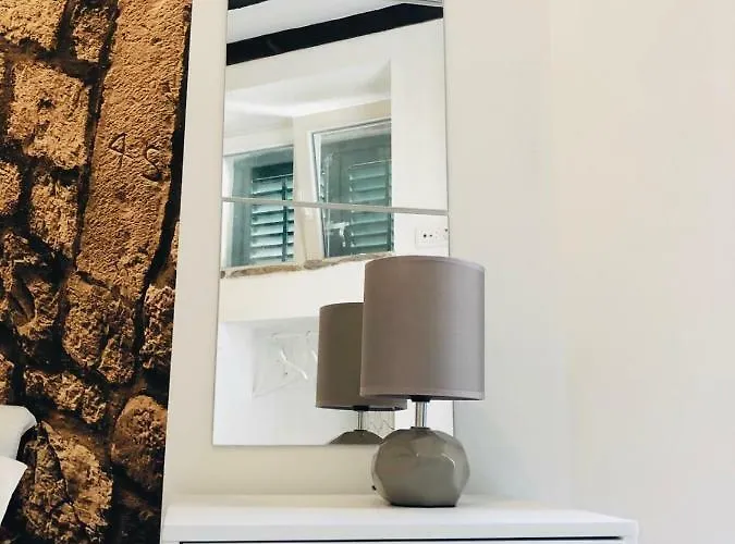 Peasant's Palace Gasthuis 3*